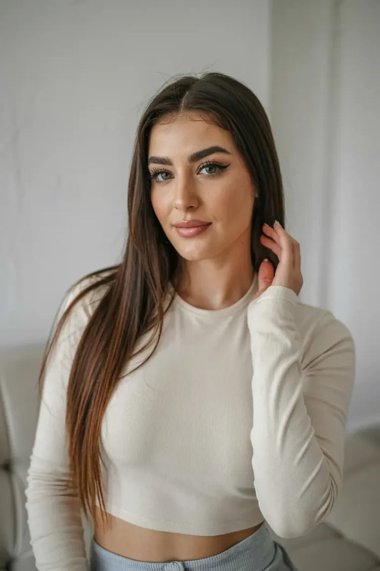 Best Straight Back Hairstyles for Any Day Look